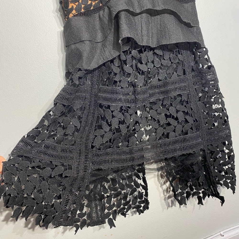 Gorgeous Lace Gown**Small $348 - Picture 5 of 8